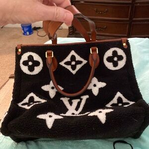 Black and White Shepra Handbag
